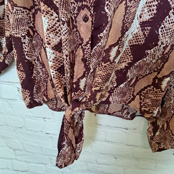 J For Justify Snake Print Button Up Top Size XL - Picture 3 of 9
